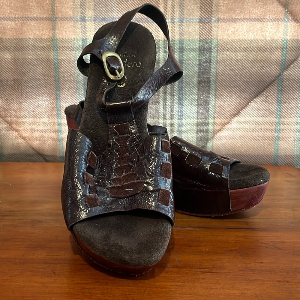 Calleen Cordero Wooden Wedge